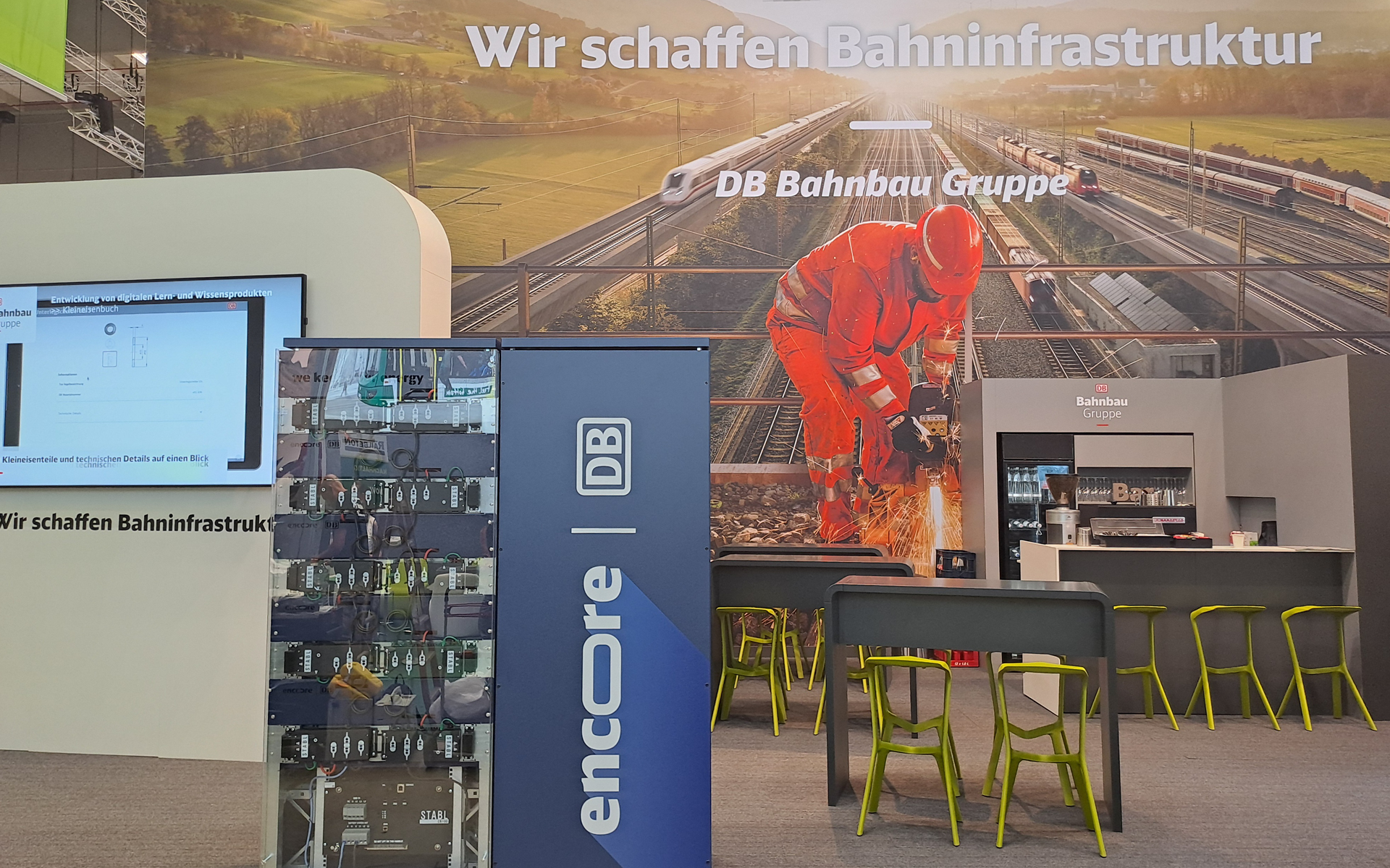 encore | DB Batteriespeicher auf dem Messestand der DB Bahnbau Gruppe