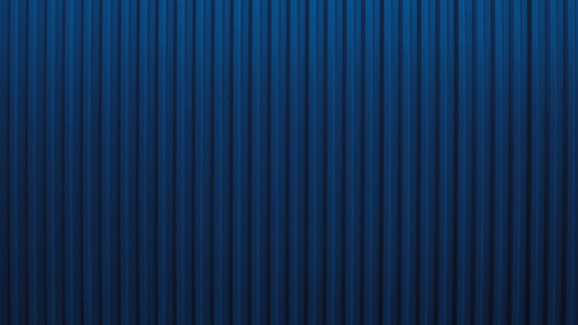 Blaue Containerwand