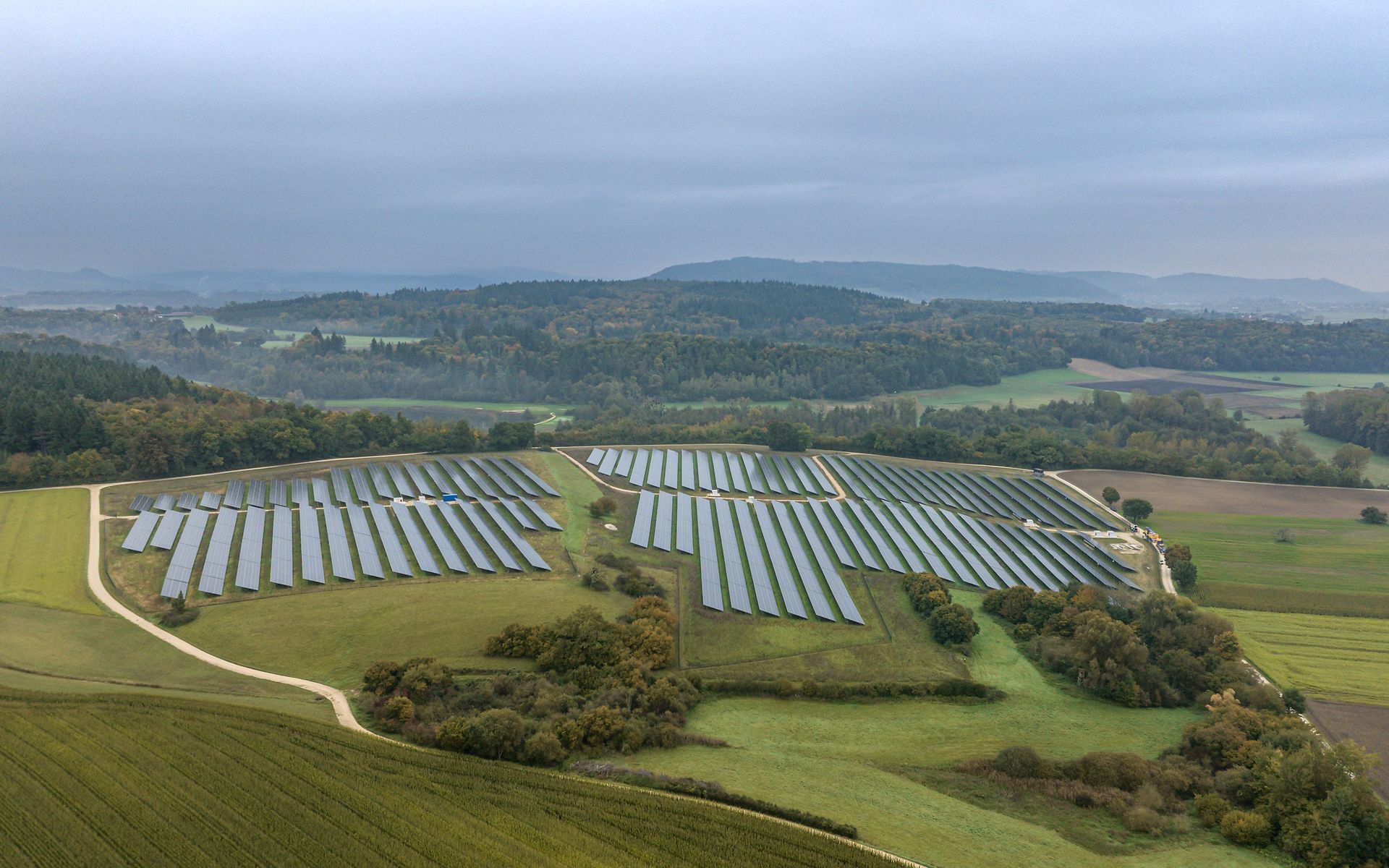 Luftaufnahme des Solarparks von EnBW in Aach