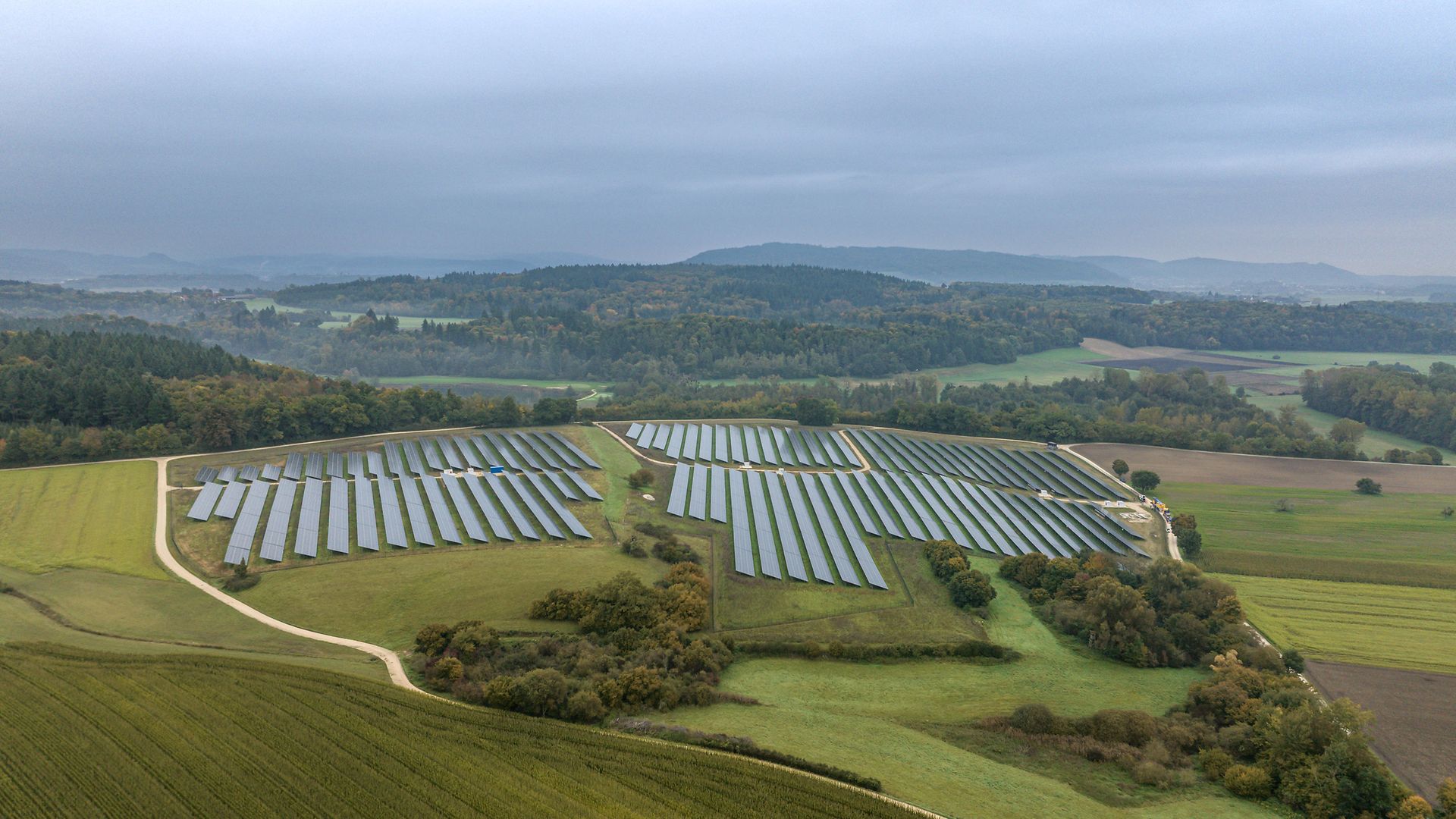 Luftaufnahme des Solarparks von EnBW in Aach